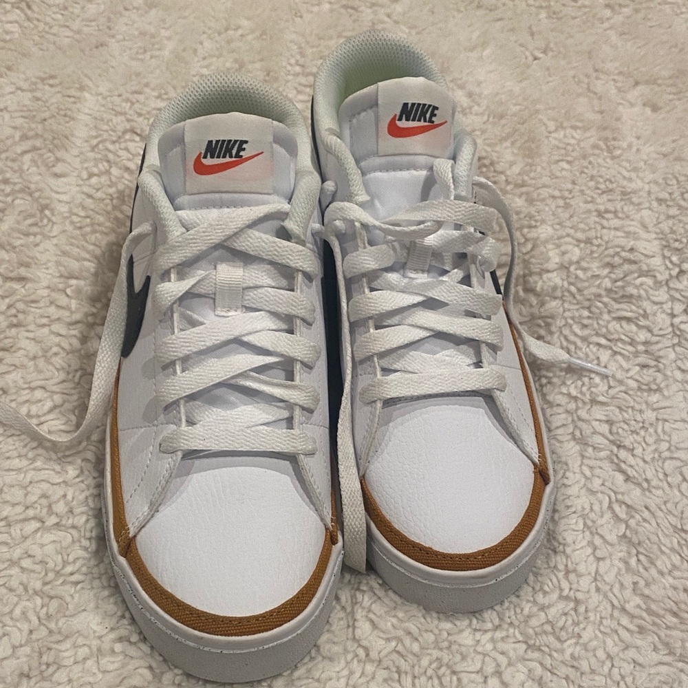 Nike Men's White and Tan Sneakers